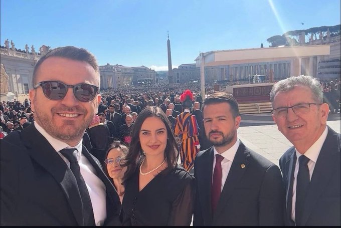 Критиките за селфи фотографијата