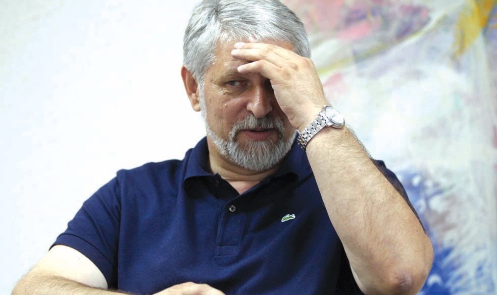 Јакимовски со сарказам до Мицкоски: Да воведеме и данок на купени дипломи и изгубени премиери?